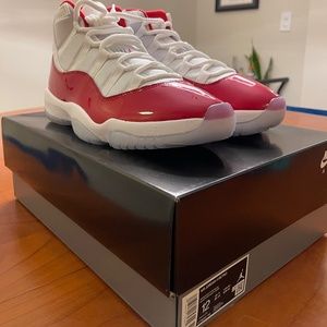 Jordan 11 Retro White/Varsity Red-Black size 12 New